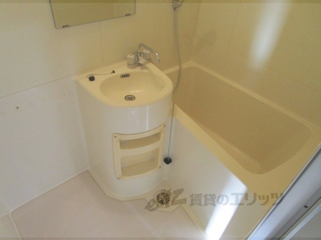 バス・シャワールーム　バス