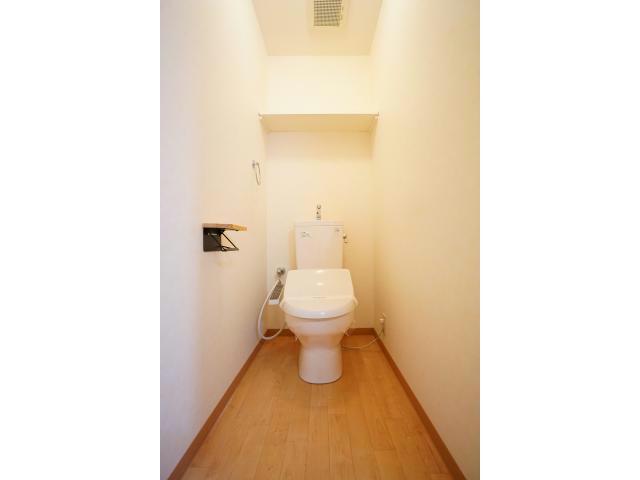 トイレ　温水洗浄便座付き