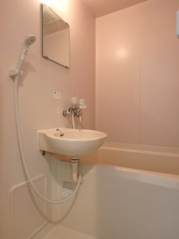 バス・シャワールーム　図面と現状に相違がある場合には現状を優先