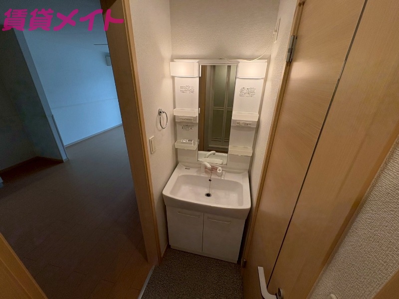 洗面設備　同タイプの部屋写真です。