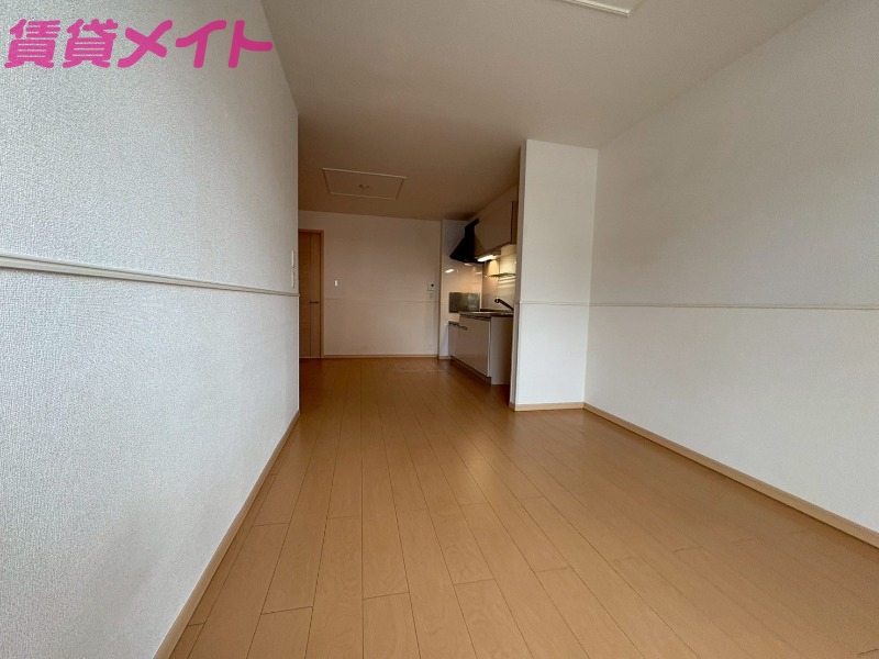 居室・リビング　同タイプの部屋写真です。