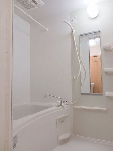 バス・シャワールーム　ゆったり過ごせるお風呂です