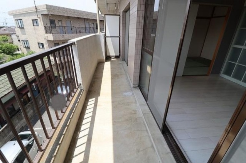 バルコニー　図面と現状に相違がある場合には現状を優先