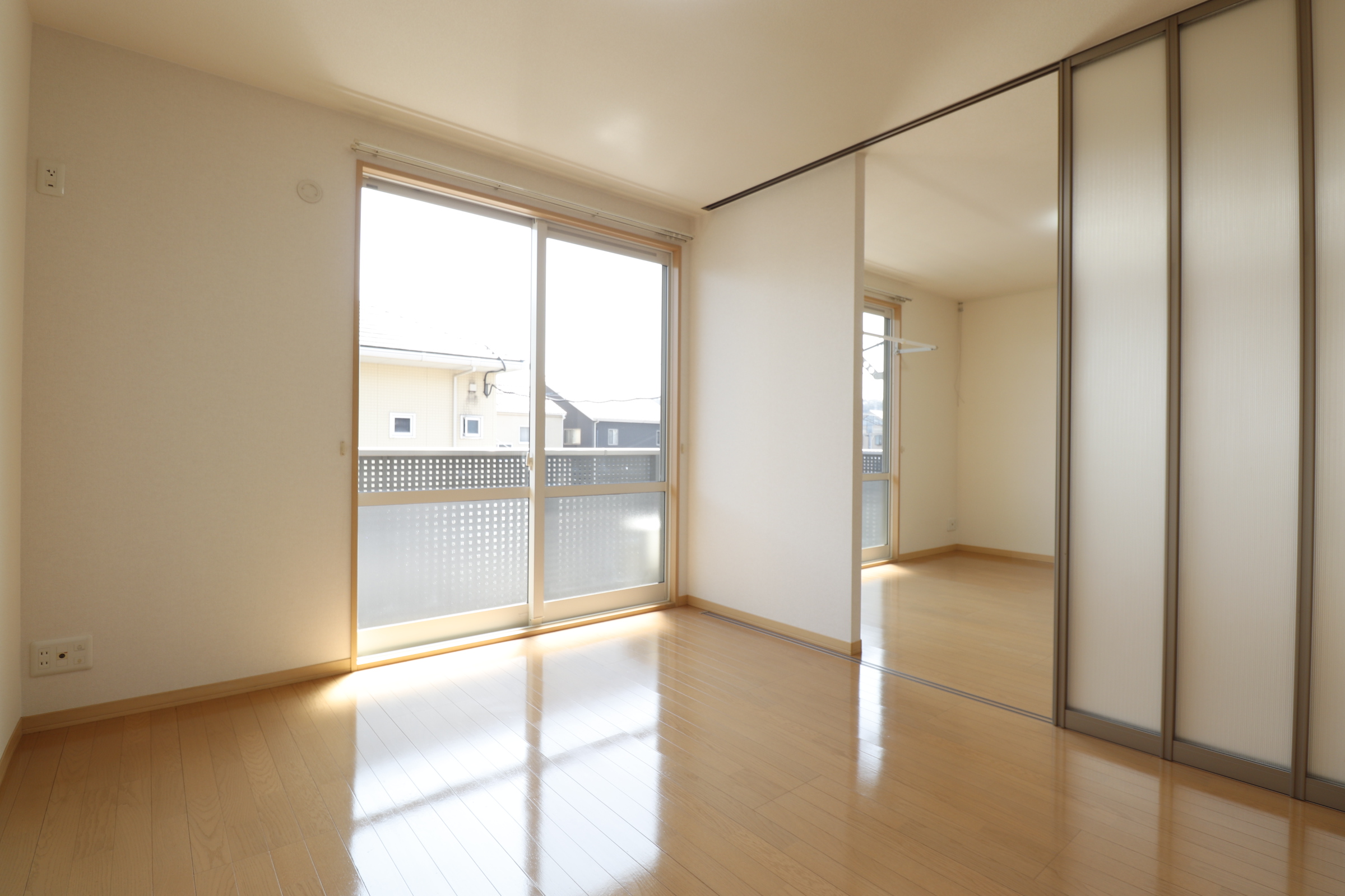 その他部屋・スペース　リビング隣の洋室です♪