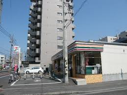コンビニ　セブンイレブン広島皆実1丁目北店（コンビニ）まで498m