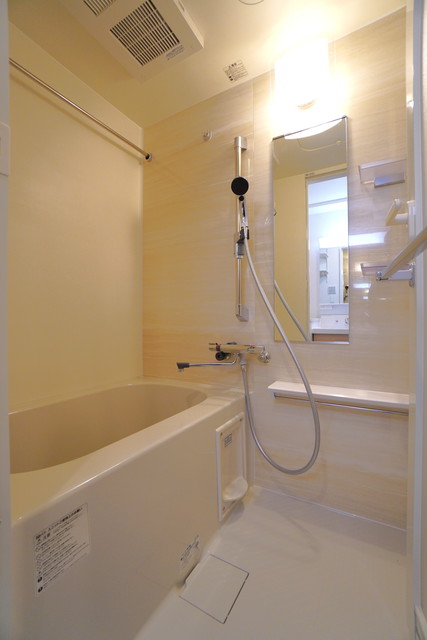 バス・シャワールーム　※写真は同タイプ住戸です。