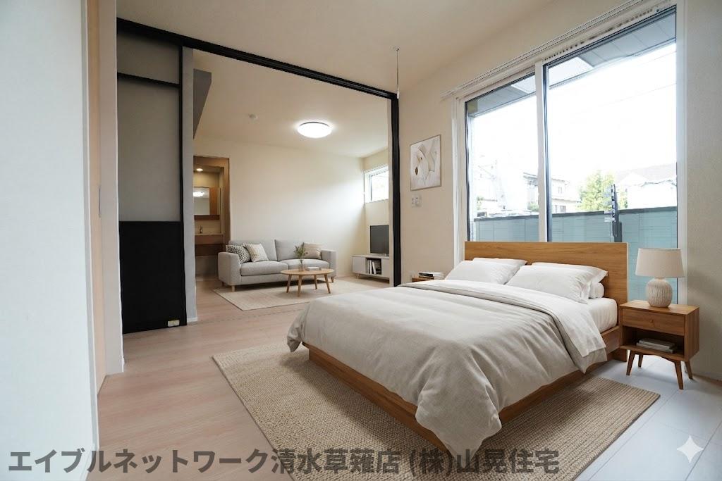 居室・リビング　家具備品はイメージで、実際の物件には含まれません