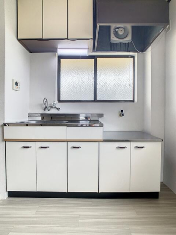 キッチン　写真はイメージ現況優先（201号室の画像です）