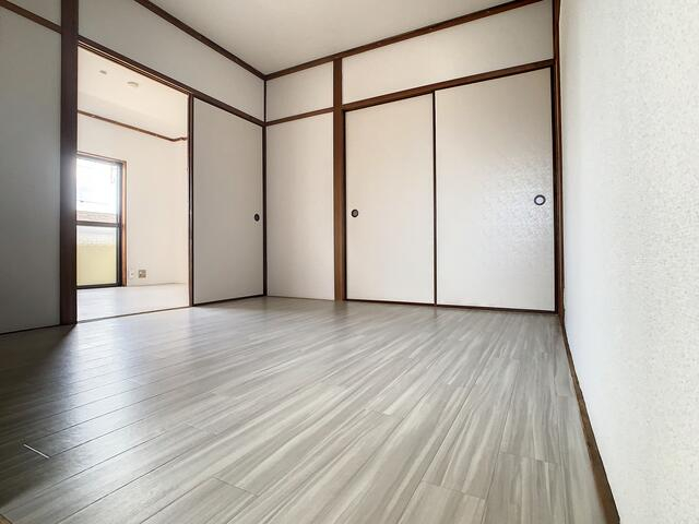 居室・リビング　写真はイメージ現況優先（201号室の画像です）