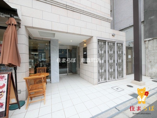 建物外観　「見ないで終わるには、惜しすぎる。」