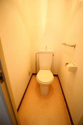トイレ　トイレも広々した空間です