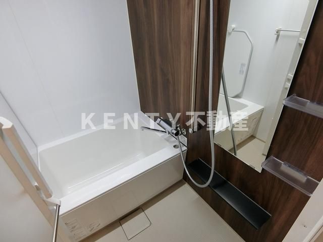 バス・シャワールーム　ゆったり過ごせるお風呂です