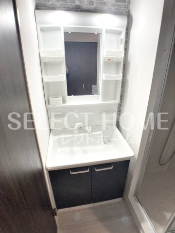 洗面設備　独立洗面台あり、毎朝おしゃれに忙しい女性の方におすすめです