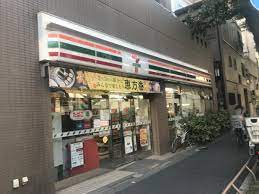 コンビニ　セブンイレブン 新宿水道町店（コンビニ）まで338m