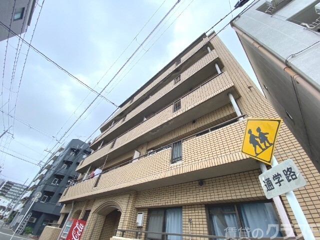 建物外観　築年数は経っていますが綺麗なマンションです♪