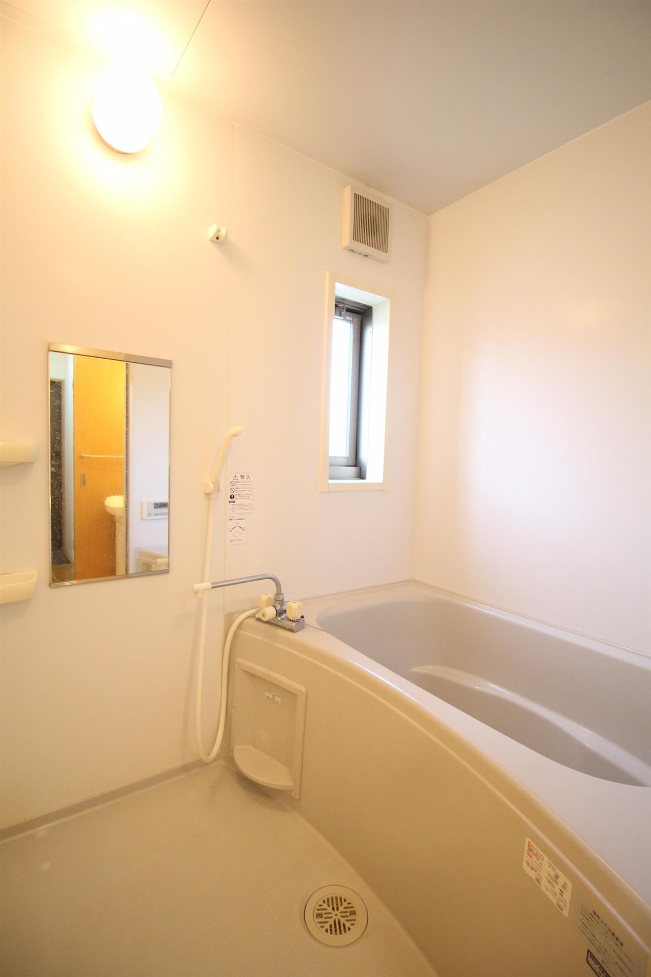 バス・シャワールーム　※反転しています。現状優先。