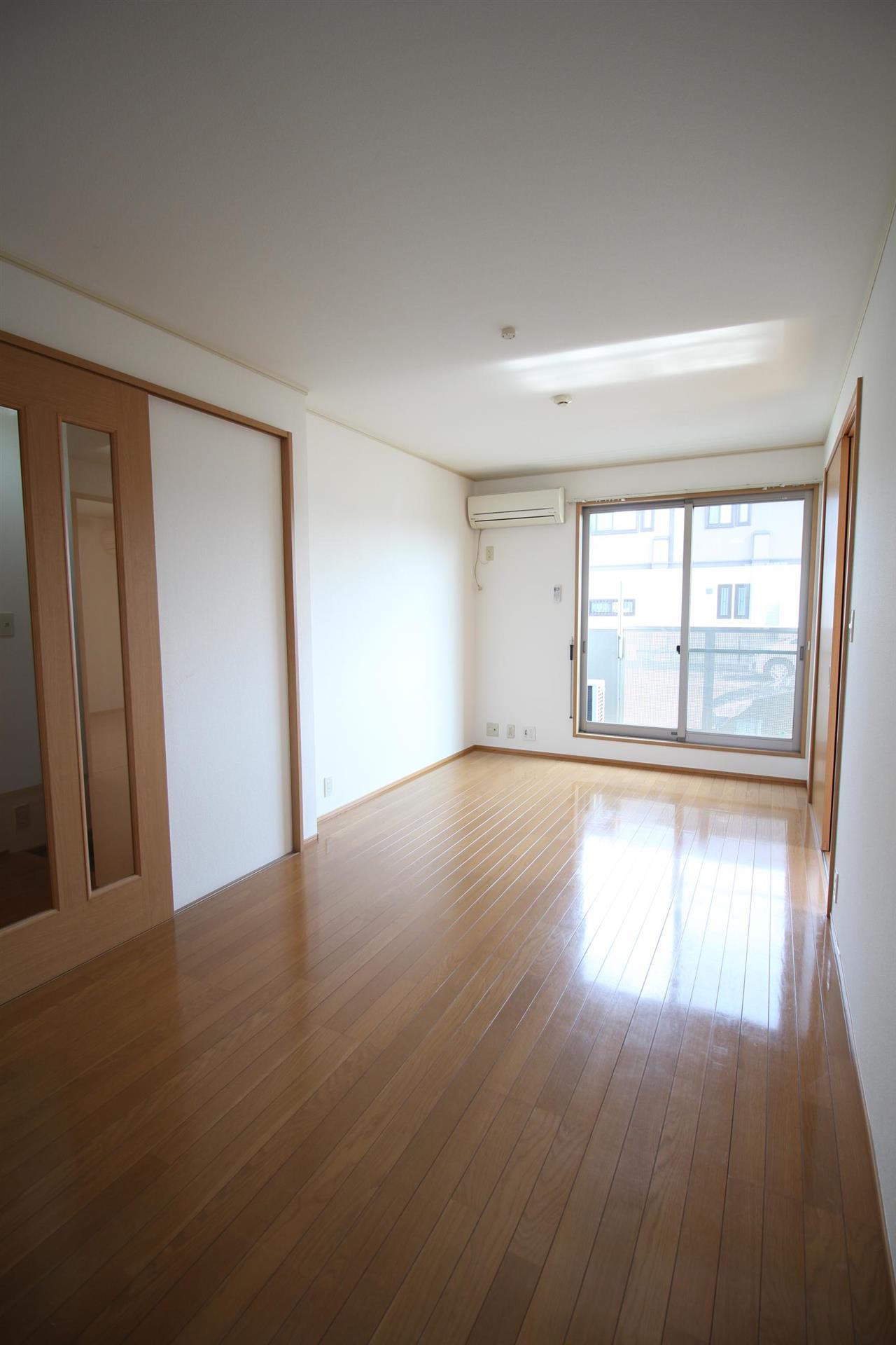 居室・リビング　※反転しています。現状優先。