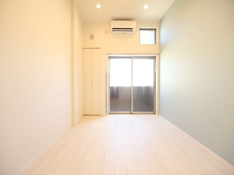 バルコニー　洋室6.1帖　ロフト6.1帖（寝室にも使えます）　同仕様写真