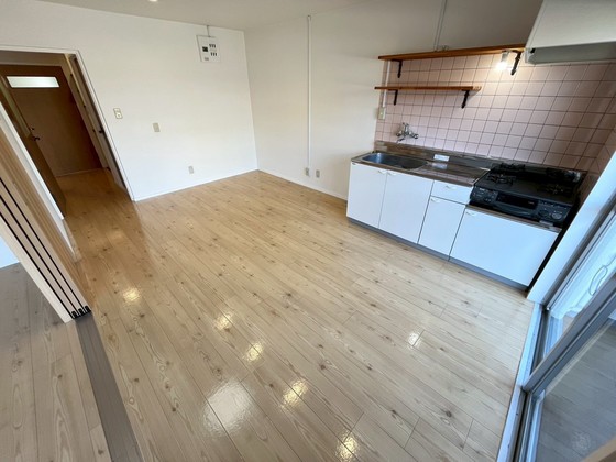 居室・リビング　※別号室の写真になります。