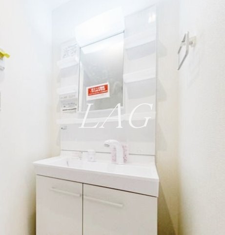 洗面設備　独立洗面台です。（同一仕様）