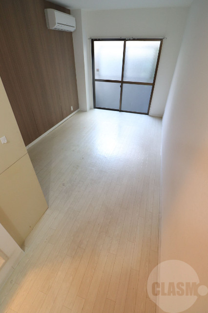 居室・リビング　７帖の洋室です