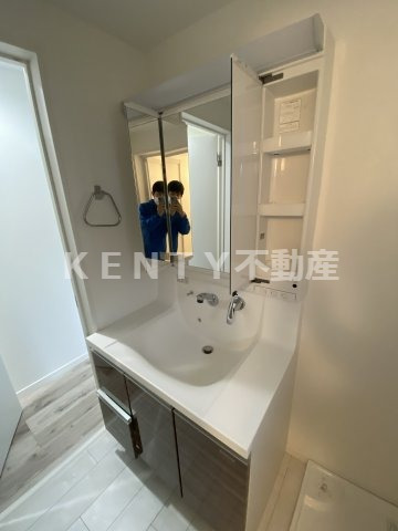 洗面設備　スペースが確保できる洗面所です