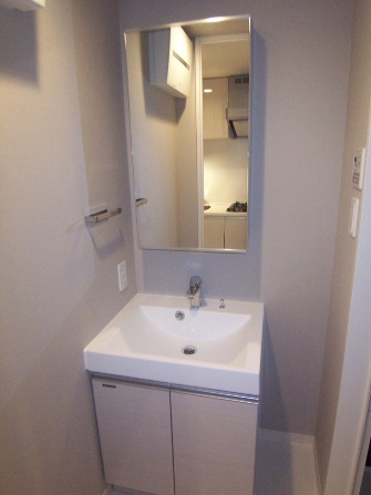 洗面設備　コンパクトで使いやすい洗面所