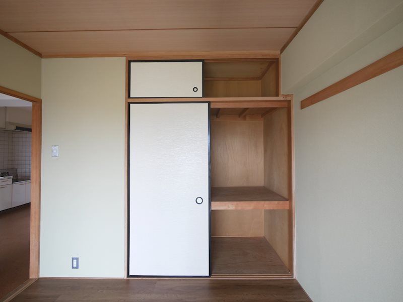 収納　南側洋室6帖