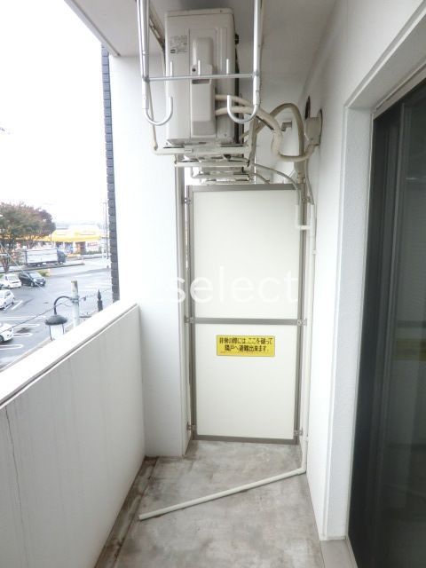 バルコニー　日当たり良好なバルコニーです