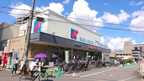 スーパー　万代桃谷駅前店（スーパー）まで310m