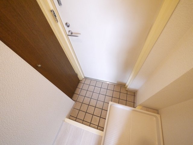 玄関　収納もある玄関です