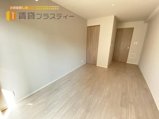 居室・リビング　広くて家具の配置もしやすいですね。