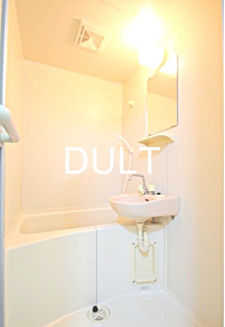 バス・シャワールーム　バスルームです。