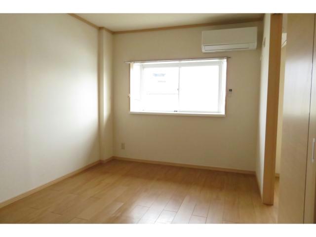 居室・リビング　洋室東側