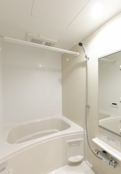 バス・シャワールーム　※同タイプ参考写真