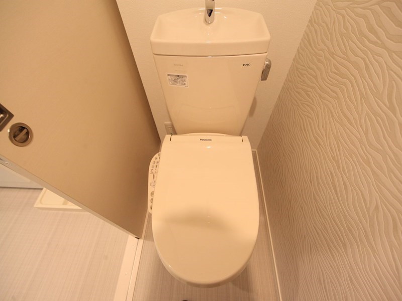 トイレ　温水洗浄暖房便座付トイレ