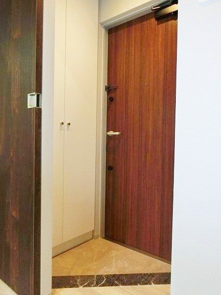 玄関　お部屋探しは株式会社　タウンハウジング　までお気軽にお問合…