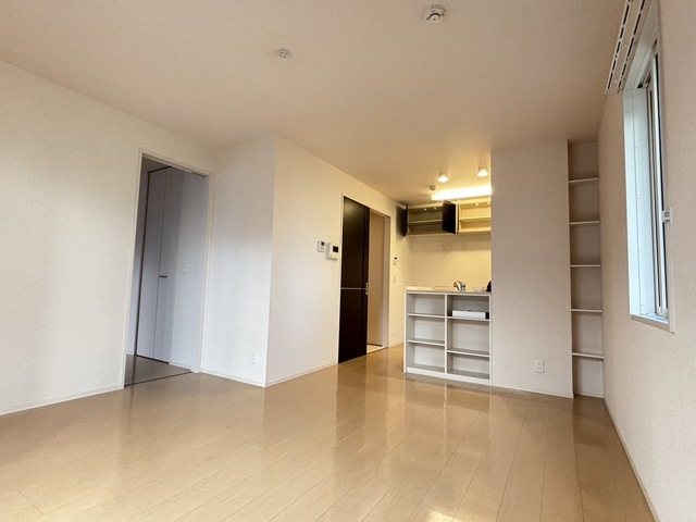 居室・リビング　別部屋参考写真です