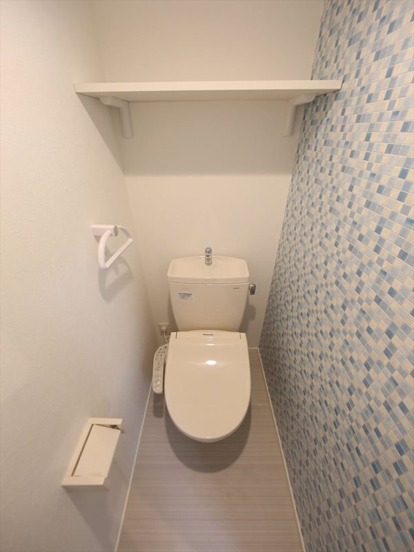 トイレ　温水洗浄暖房便座付トイレ