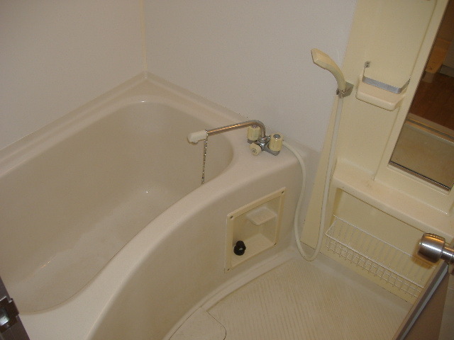 バス・シャワールーム　お風呂・トイレ別のセパレートはいいですね。