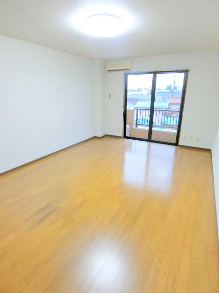 居室・リビング　写真は別のお部屋のイメージです