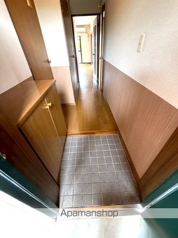グランブルー本郷の玄関写真
