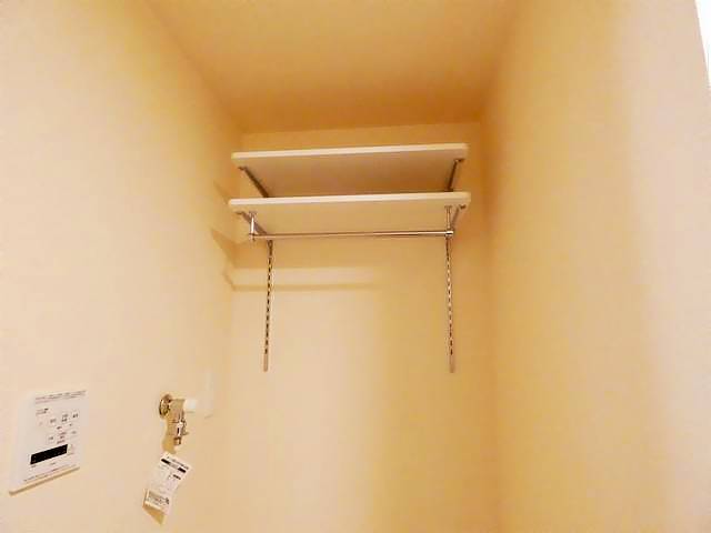 その他設備　洗濯機スペースの棚