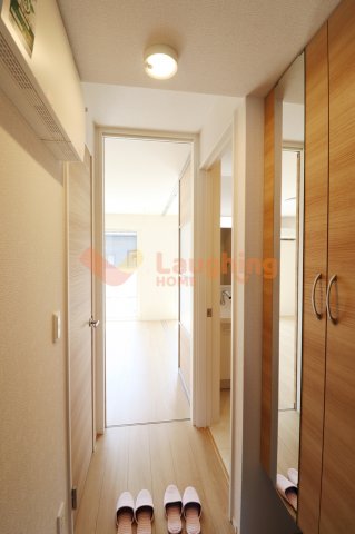 玄関　収納もある玄関です