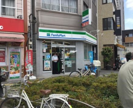 コンビニ　ファミリーマート入谷店（コンビニ）まで134m