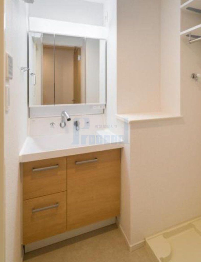 洗面設備　うれしい独立洗面台！