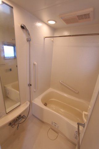 バス・シャワールーム　バスルーム