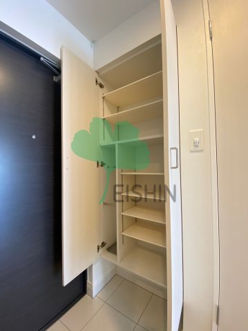 玄関　下駄箱もしっかりついてます！