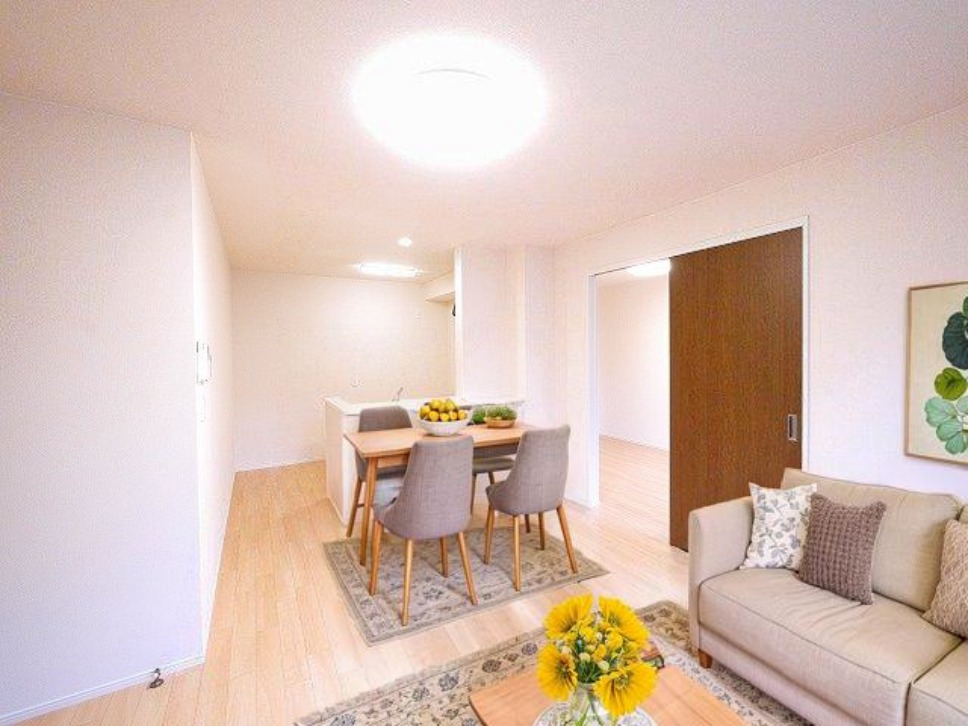 居室・リビング　CGで家具等を配置したもので家具等は含まれません。