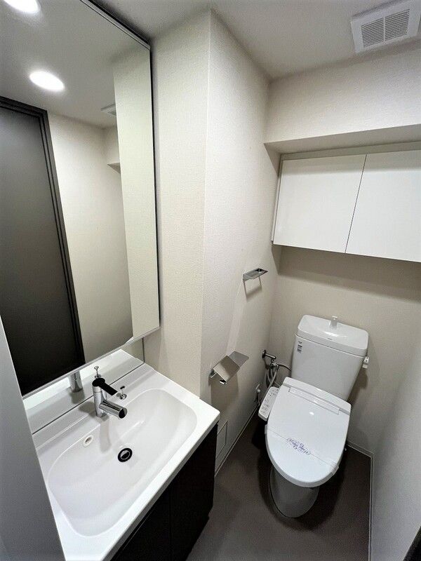 トイレ　参考写真（同物件別部屋）